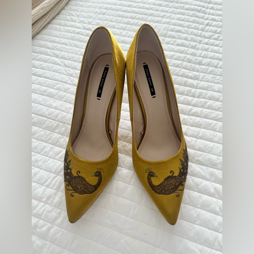 Zara Satin Chartreuse Peacock Heels US size 9